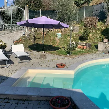 La Casa Nel Con Piscina Apartman