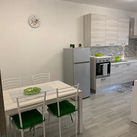 La Casa Nel Con Piscina Apartman *