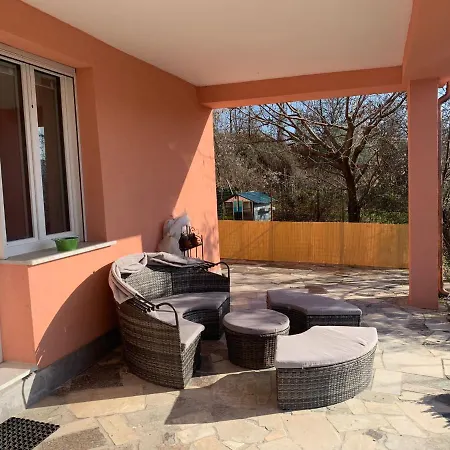 Apartman La Casa Nel Con Piscina *