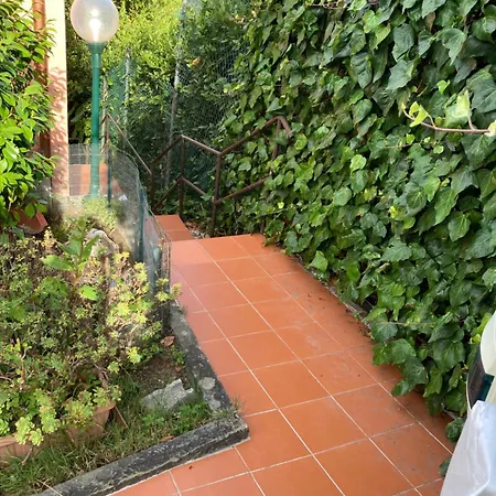 La Casa Nel Con Piscina Apartman