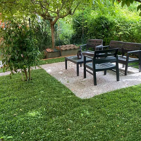 La Casa Nel Con Piscina Apartman *
